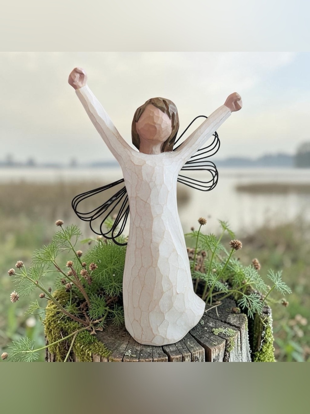 “ Angel of Courage “ Willow Tree Figurine by Susan Lordi